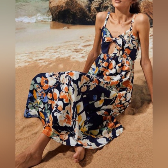 New Navy Abstract Cutout-Front Sleeveless Midi Dress - Picture 3 of 9